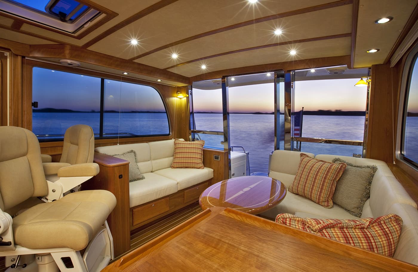 Sabre 42 Salon Express Interior