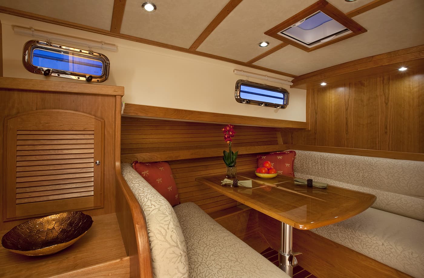 Sabre 42 Salon Express Interior